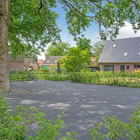 Charming Villa In Lemele With A Nice Garden Exterior foto