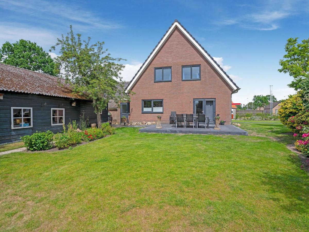 Charming Villa In Lemele With A Nice Garden Exterior foto