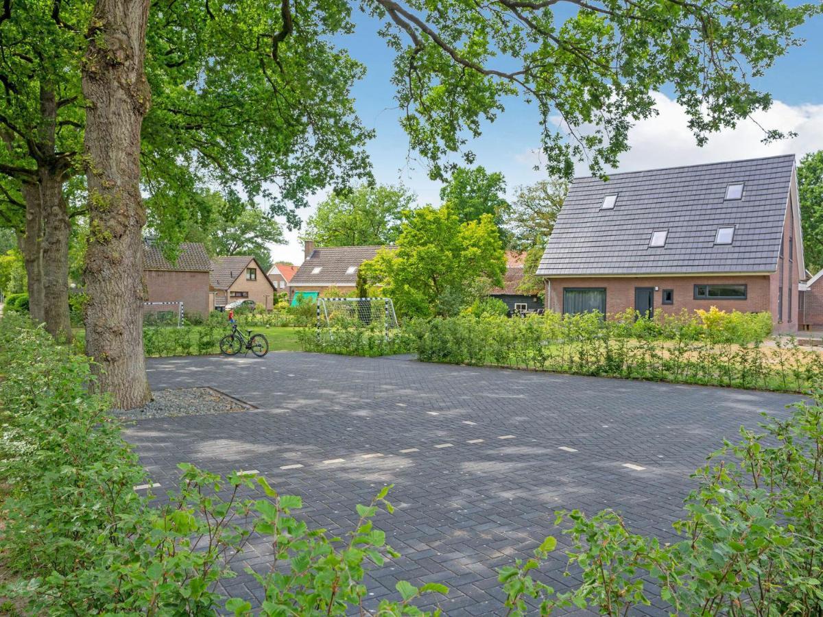 Charming Villa In Lemele With A Nice Garden Exterior foto