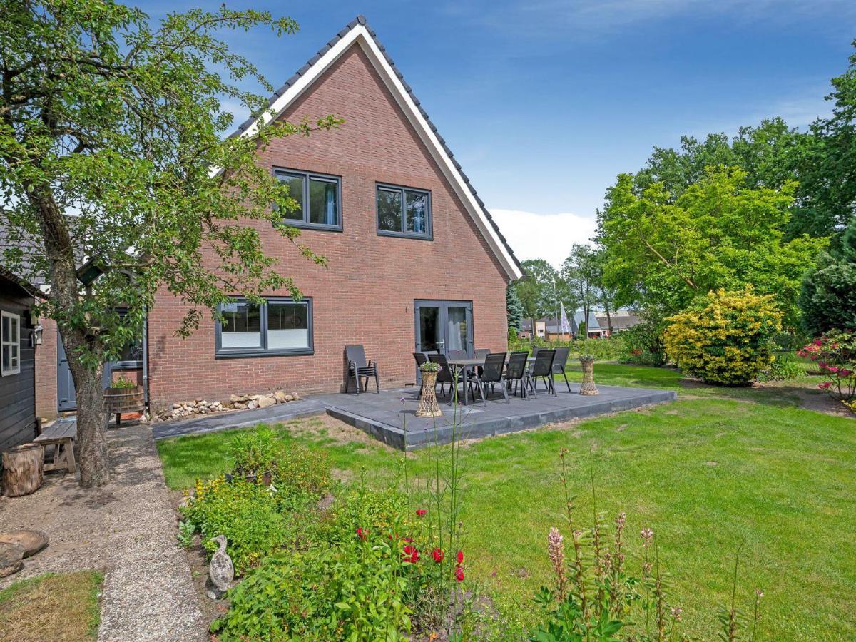 Charming Villa In Lemele With A Nice Garden Exterior foto